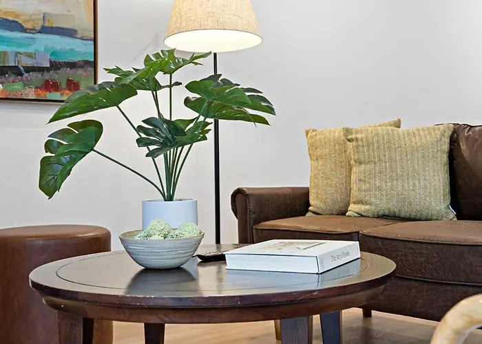 Awesome 1Br Apartment @Sailboat